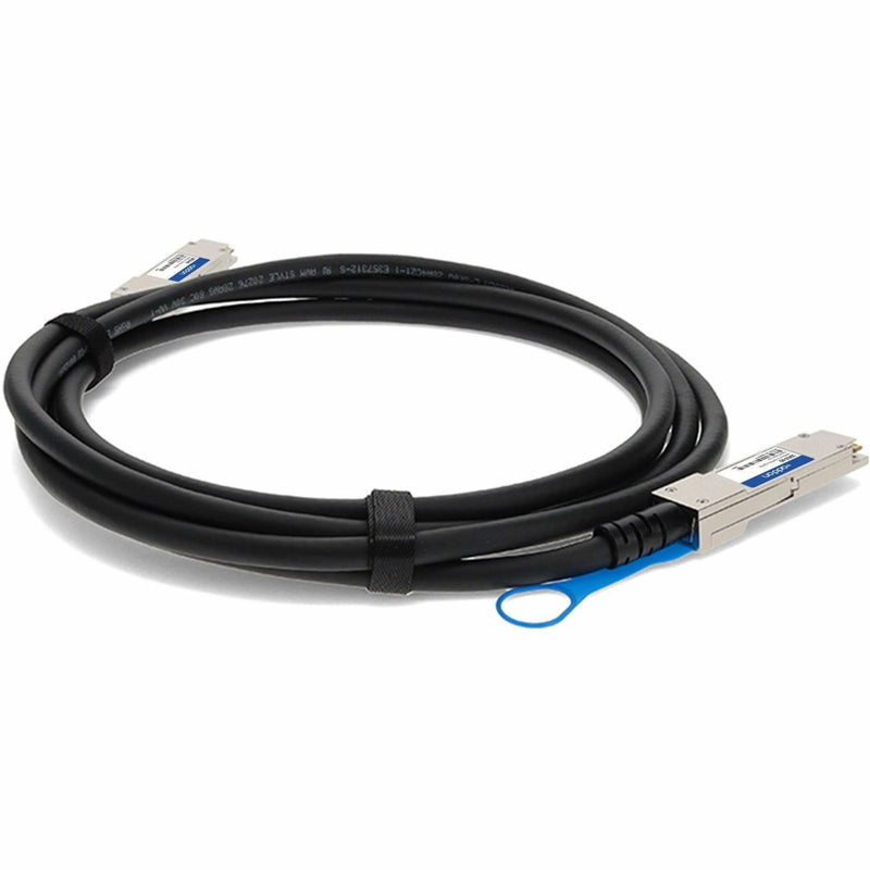 Perspective view emphasizing the robust construction of the QSFP28 cable