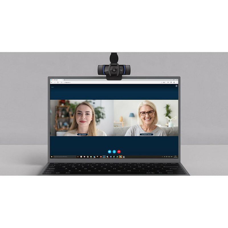 Demonstration of C920S video quality in a video call setting