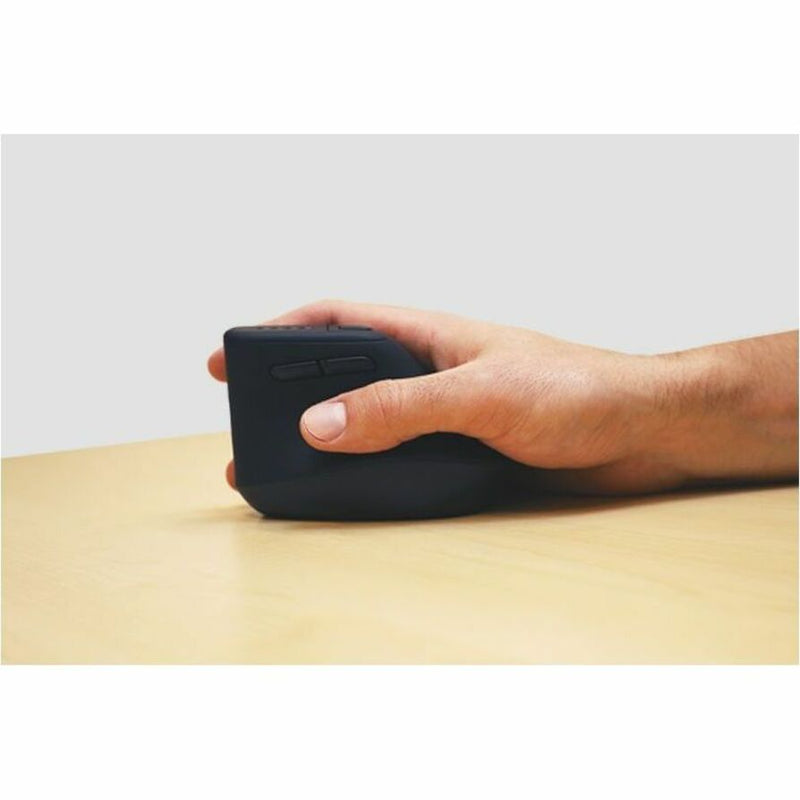 Side view of hand properly positioned on the CODi 6D ergonomic mouse