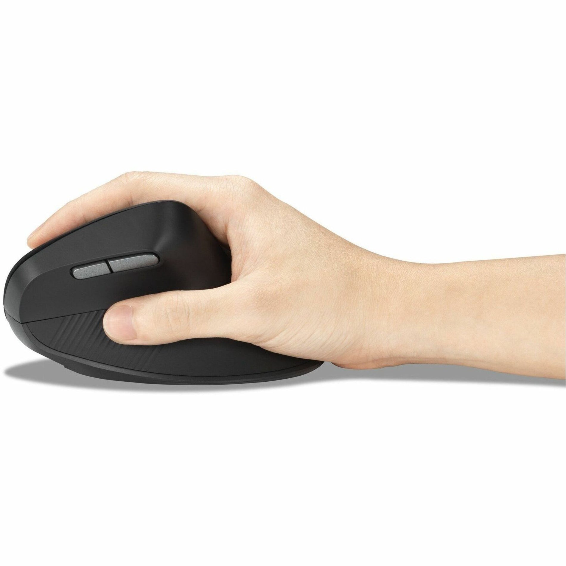 Hand demonstrating ergonomic grip on Kensington Pro Fit Ergo MY630 mouse-alternate-image6