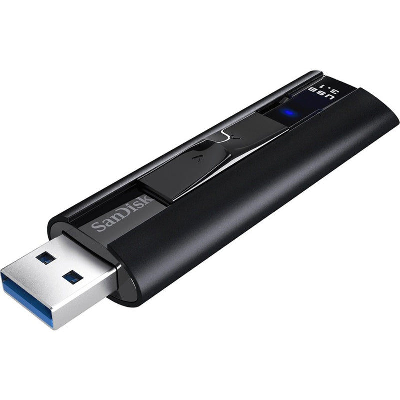 SanDisk Extreme PRO USB 3.1 flash drive with retractable connector and LED indicator