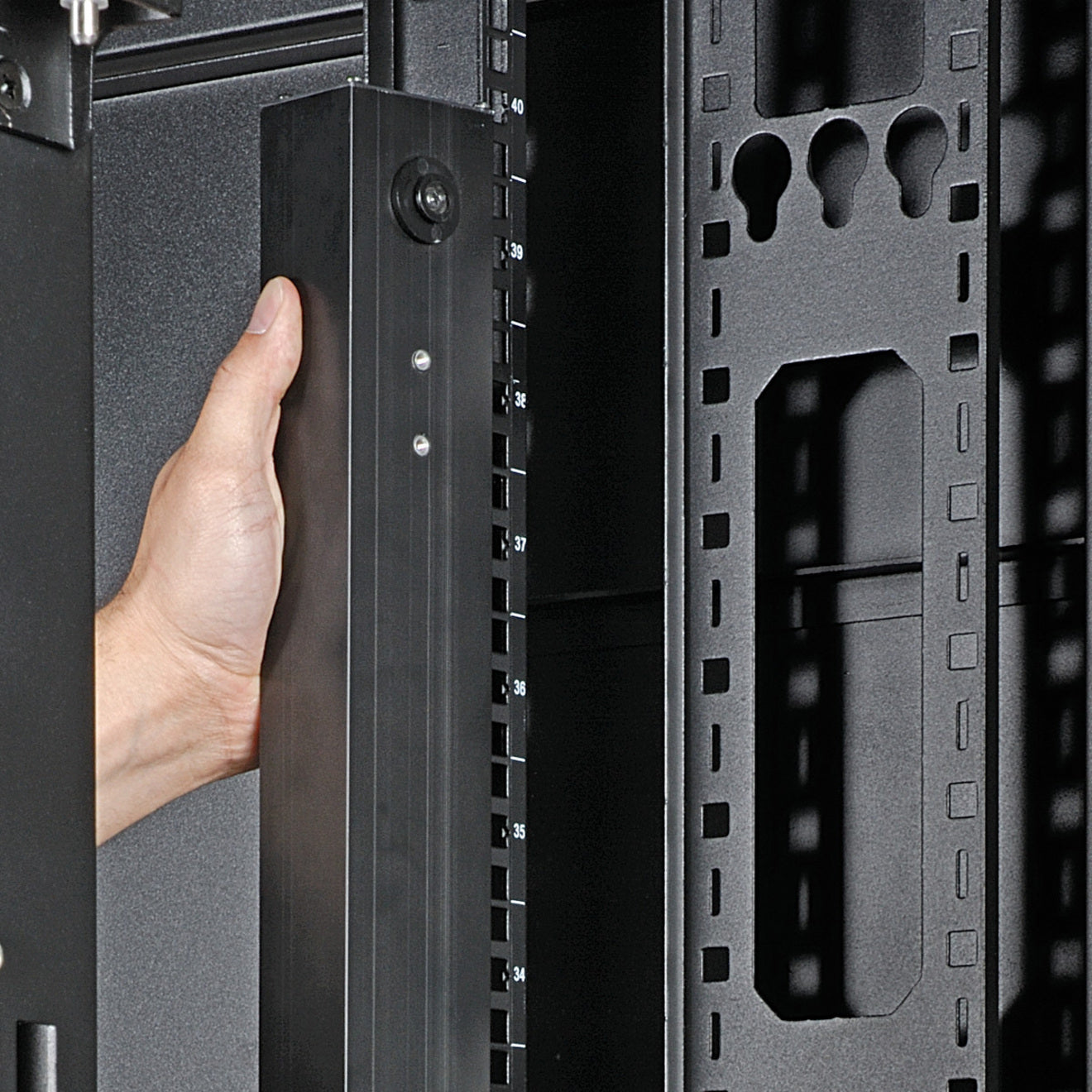 Vertical mounting demonstration of PDU in server rack showing space-efficient installation-alternate-image3