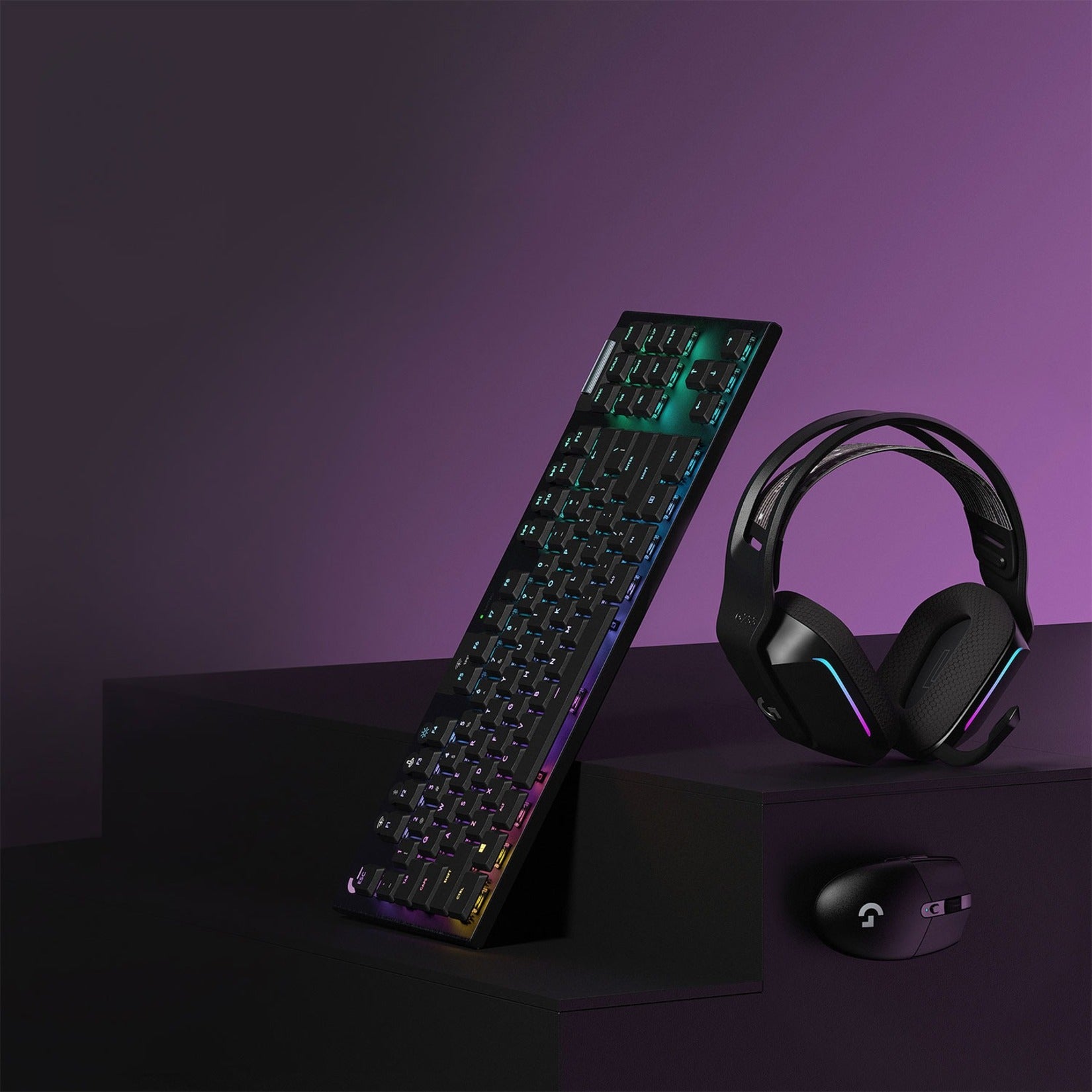 Logitech G305 shown with gaming keyboard and headset setup-alternate-image8