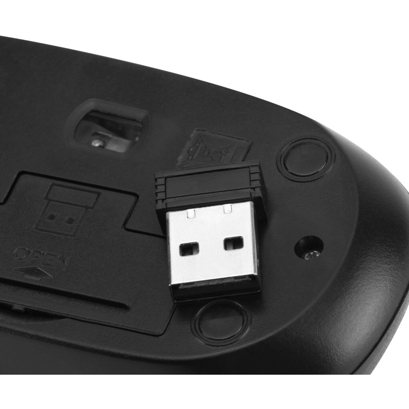 Close-up of USB receiver storage compartment on SIIG wireless mouse-alternate-image6