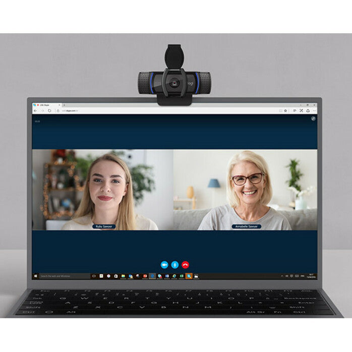 High-quality video call demonstration using Logitech C920S webcam