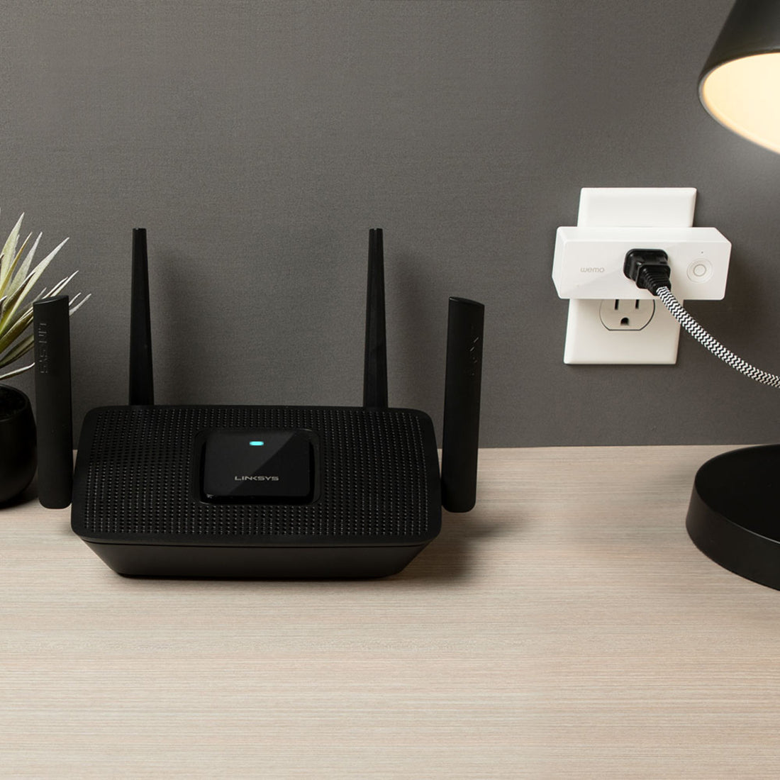 Linksys MR8300 Max-Stream AC2200 Mesh Tri-band Wi-Fi 5 Router Gigabit Ethernet USB 4 Netwerkpoorten