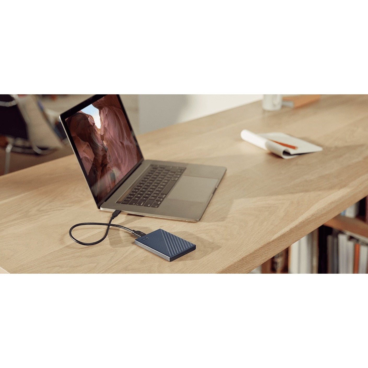 WD WDBA2F0050BBL-WESN My Passport for Mac Portable Storage 5 TB External Hard Drive Midnight Blue WD WDBA2F0050BBL-WESN 내 패스포트 for Mac 휴대용 저장 장치 5 TB 외장 하드 드라이브 미드나잇 블루