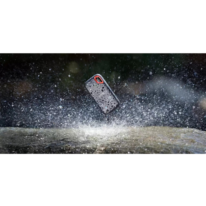 Dynamic water splash test demonstration of SanDisk Extreme Portable SSD