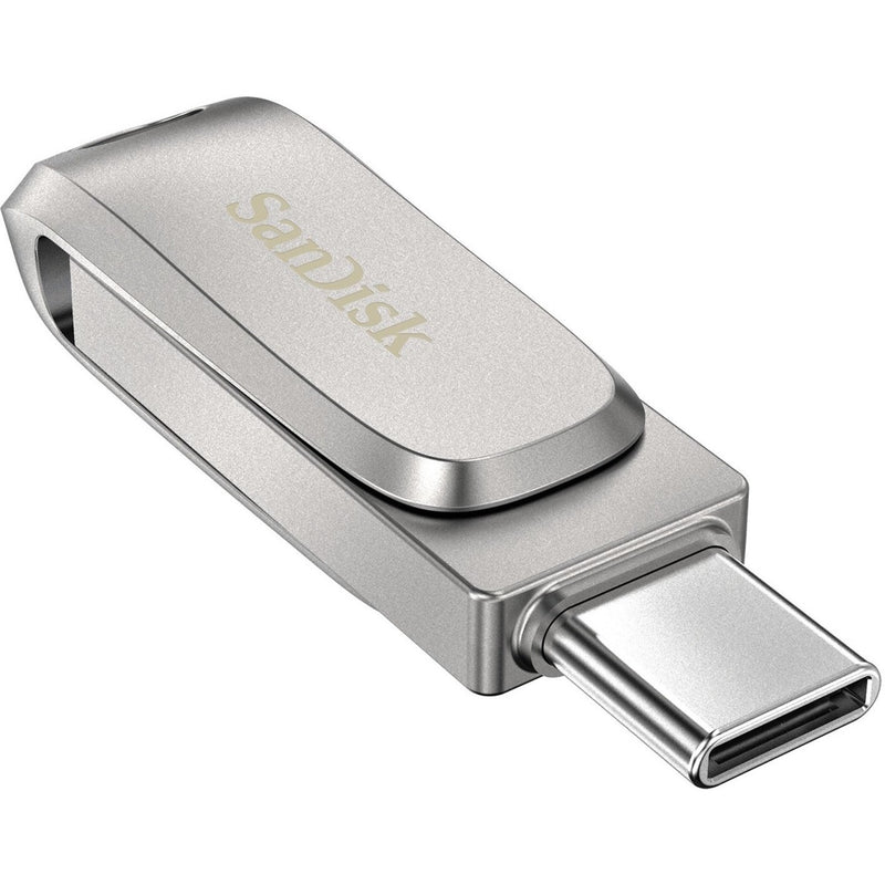 Close-up view of SanDisk Ultra Dual Drive Luxe's USB-C connector design