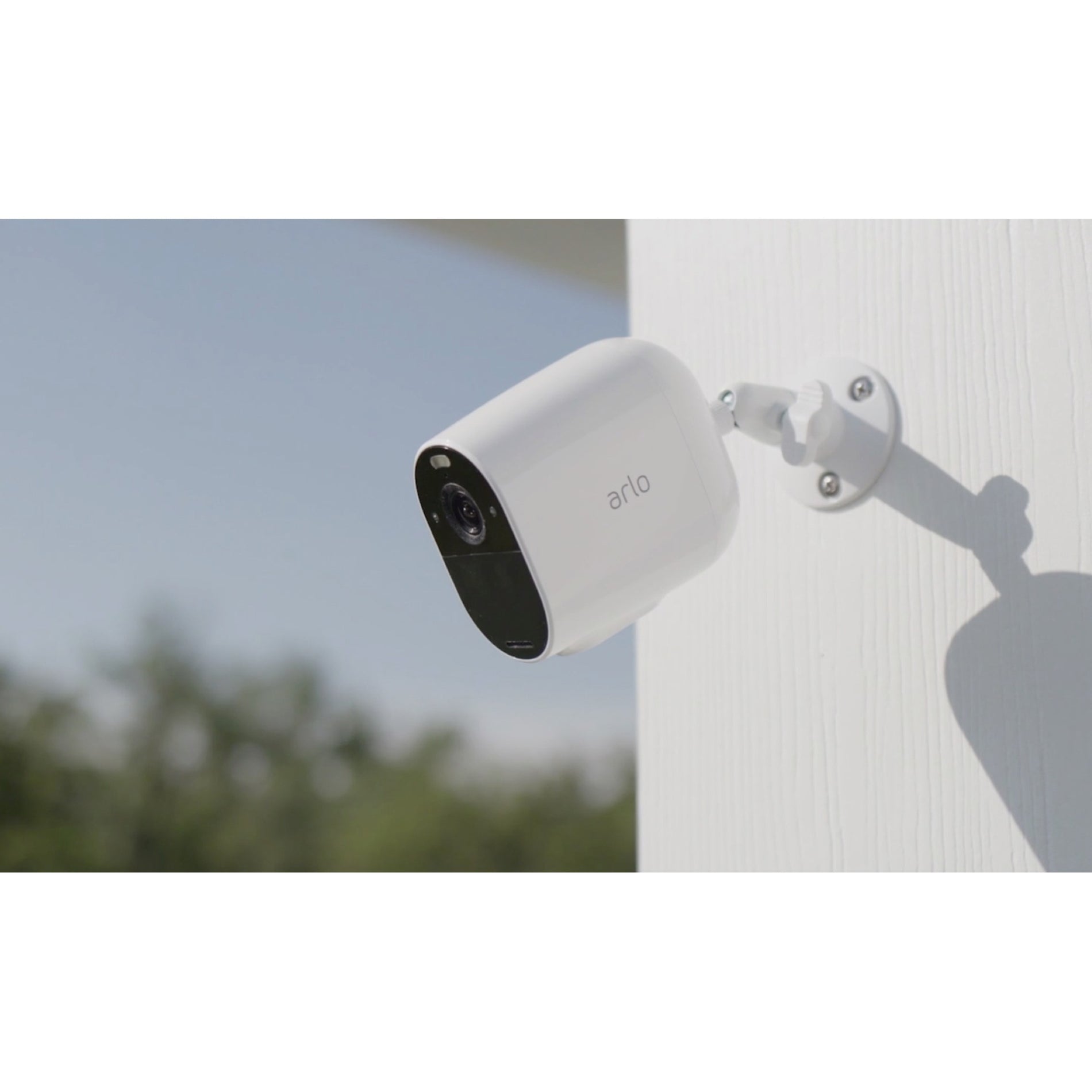 Arlo VMC2032-100NAS Essential XL Spotlight Camera - White, HD Network Camera with Night Vision, Wireless Connectivity