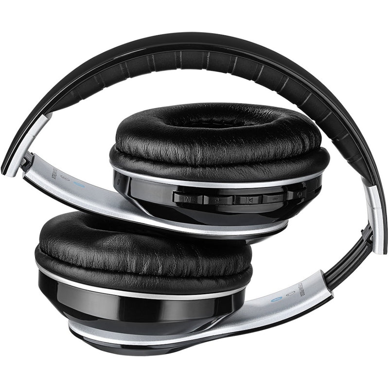 Adesso Xtream P500 headphones showing foldable design