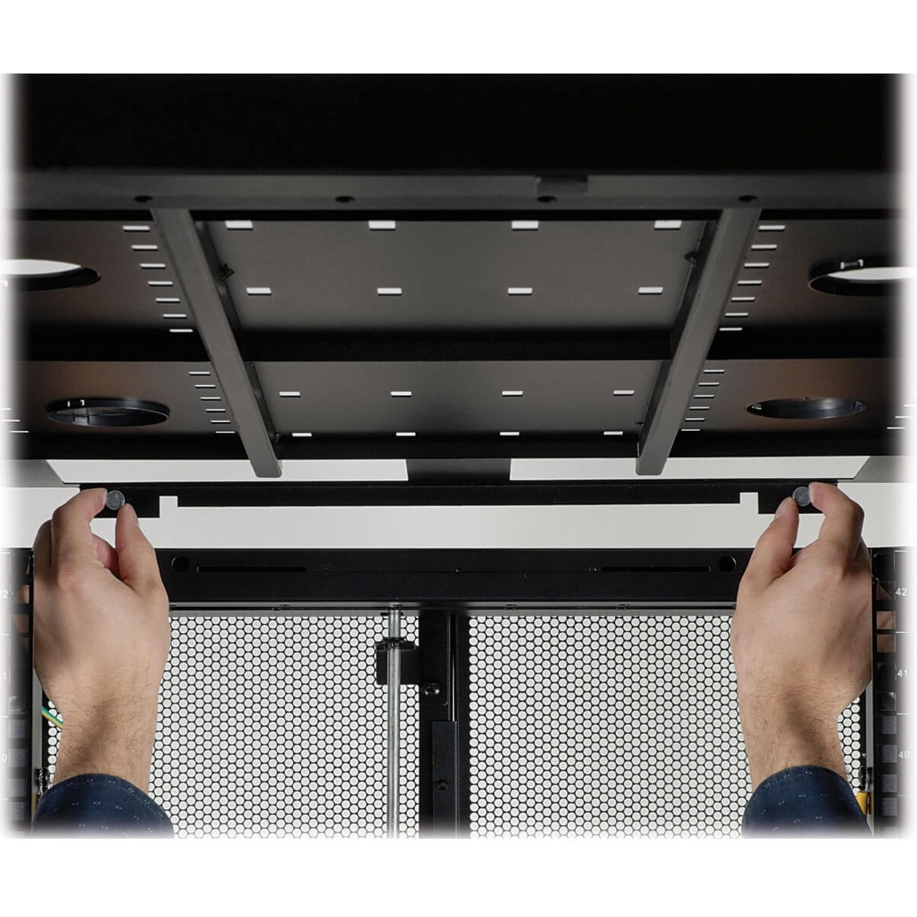 Tripp Lite SR52UB SmartRack Premium 52U Standard-Tiefe Rack-Gehäuse-Schrank abnehmbare Seitenverkleidung verstellbare Nivellierfüße Rollen abschließbare Seitenverkleidung Kabelmanagement umkehrbare Tür