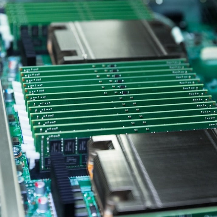 Detail shot of Kingston memory modules showing cooling configuration-alternate-image4