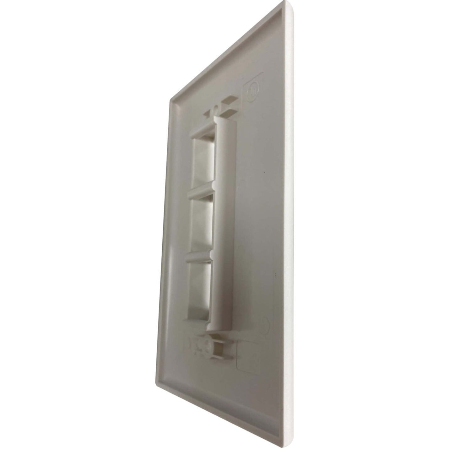 Tripp Lite N042AB-003-IVM Safe-IT 3-Port Single-Gang Keystone Wall Plate Antibacterial Ivory Matte TAA  ทริปไลท์ N042AB-003-IVM เซฟ-ไอที 3 พอร์ต สำหรับติดผนังแบบหนึ่งแถว ป้องกันแบคทีเรีย ไอวอรี่ แมท TAA