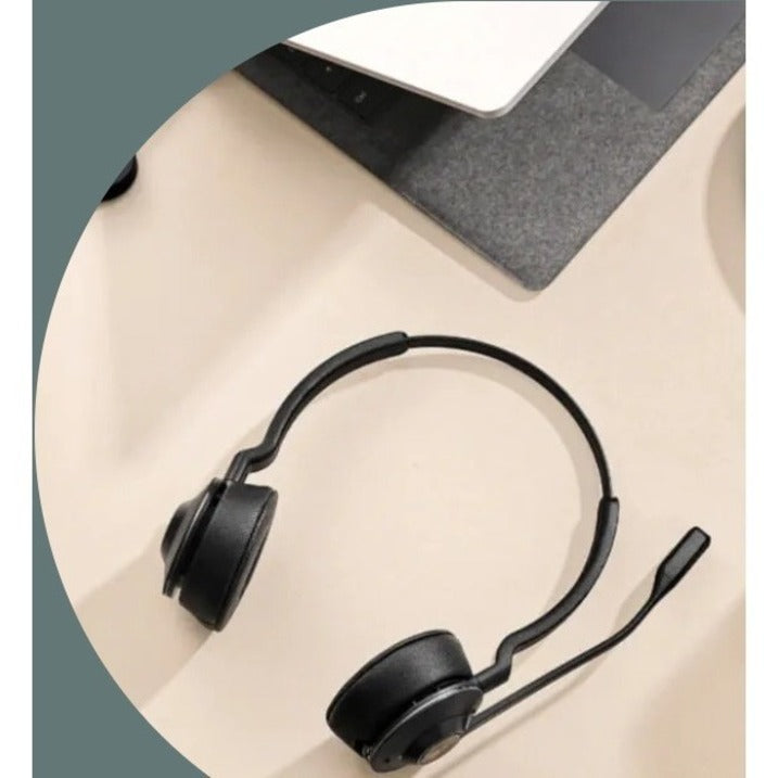 Overhead view of Jabra Engage 55 headset showing design details-alternate-image15