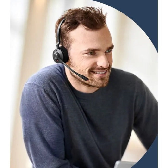 Professional engaged in conversation wearing Jabra Engage 55 headset-alternate-image13