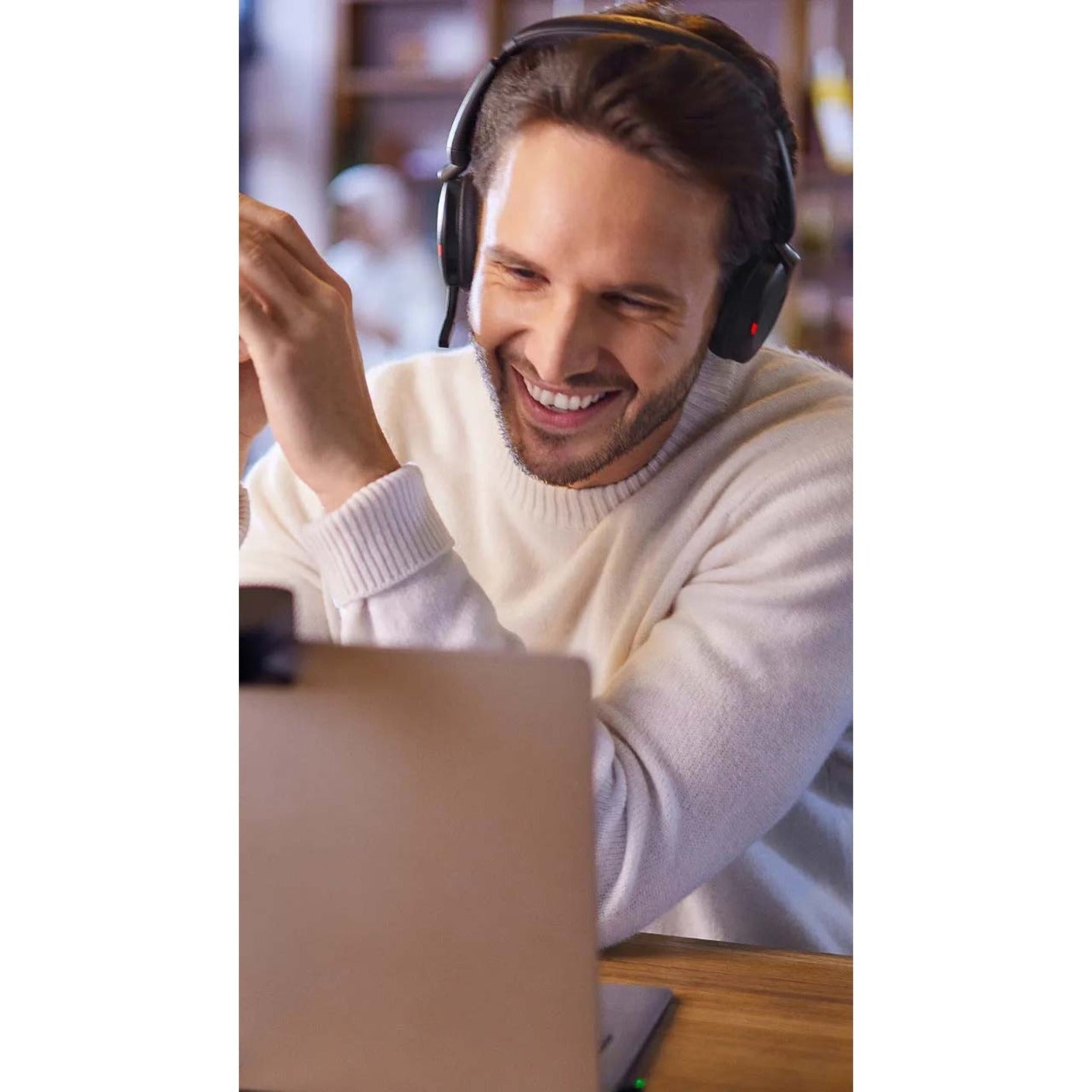 Person using Jabra Evolve2 65 Flex during virtual meeting-alternate-image12