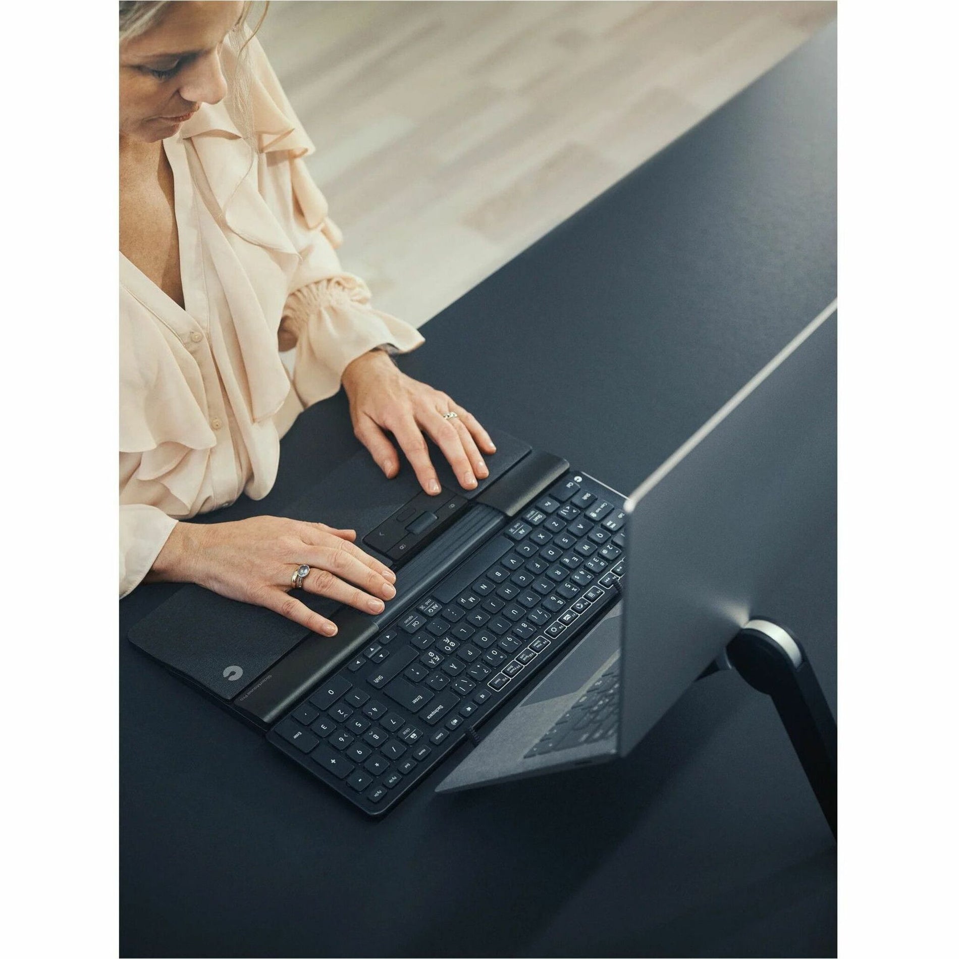 Contour 102104 Clavier Équilibré Sans Fil Ergonomique Compact Pleine Taille Brancher & Jouer