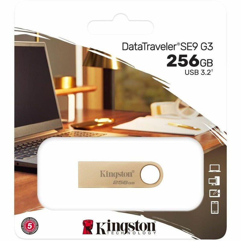 Kingston DataTraveler SE9 G3 retail packaging showing device compatibility and warranty information