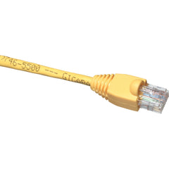 Cable de Red UTP de Par Trenzado GigaBase Cat.5e EVCRB84-0020 de Black Box 20 pies Con Puente Antidesgarro Conductor de Cobre Conectores Baquelita Dorada Chaqueta Amarilla